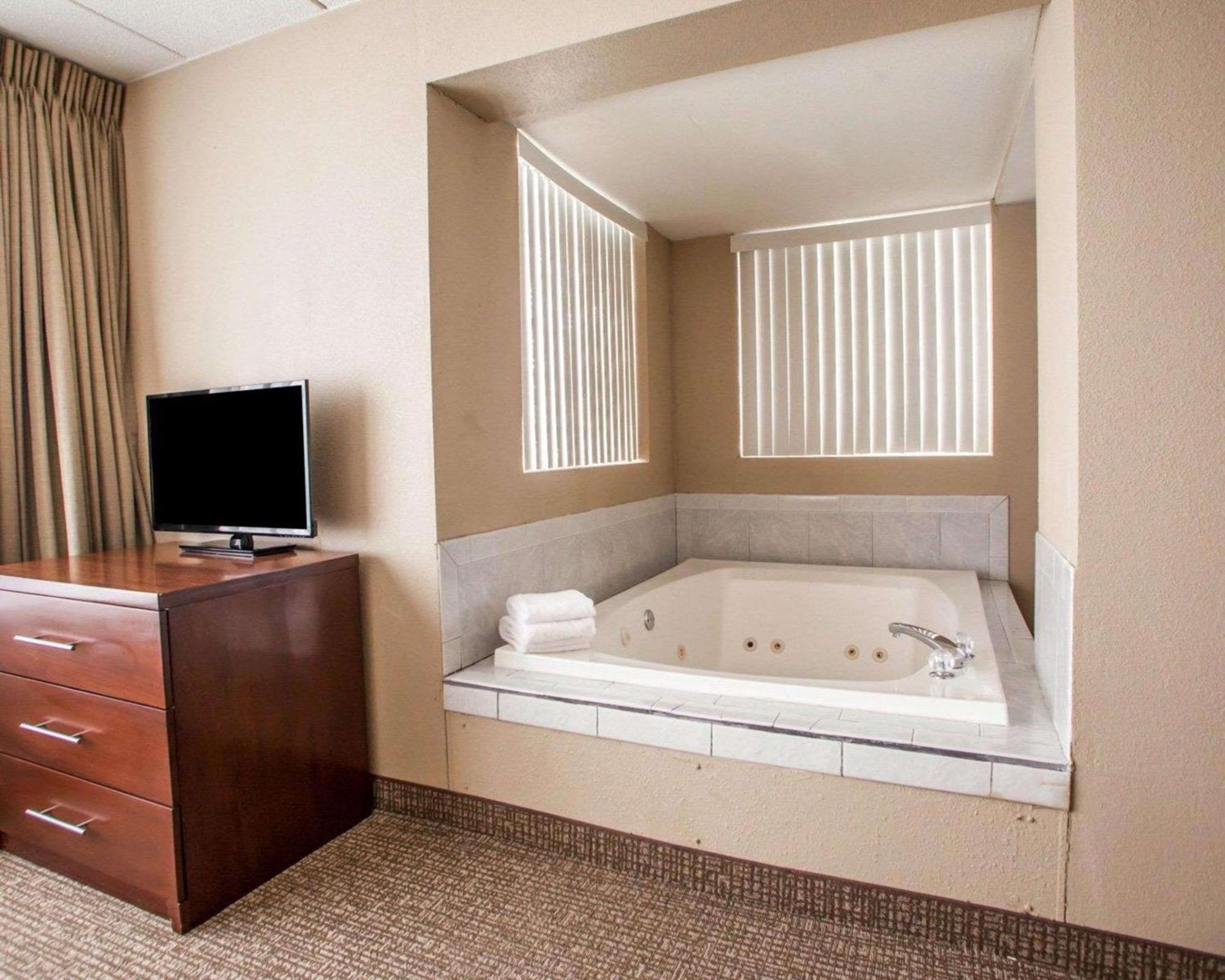 Quality Inn & Suites Orland Park - Chicago Esterno foto
